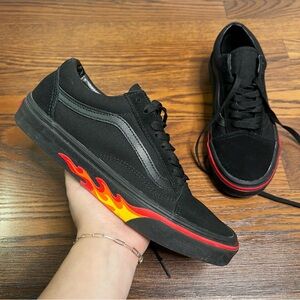 Vans Old Skool "Flame Wall" sneakers in a black and red size mens 7.5 / W 9
